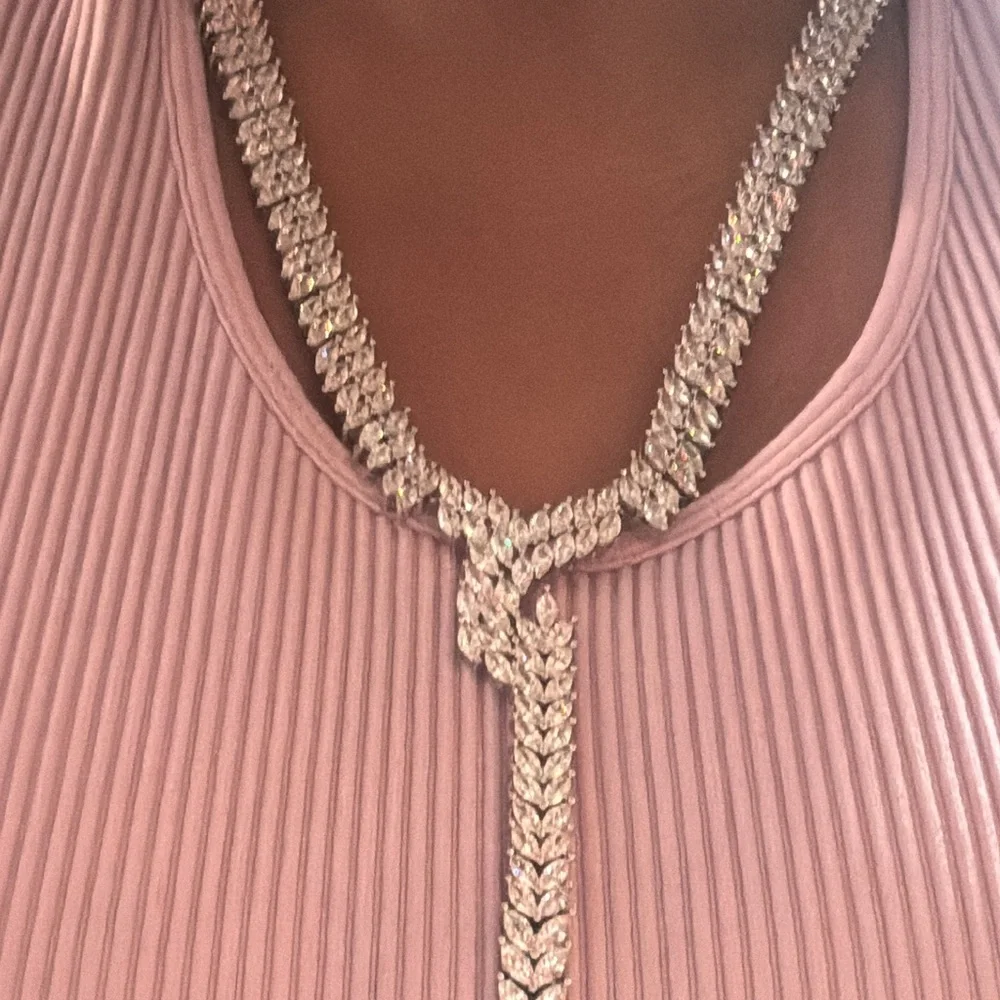 Exquisite Silver Necklace - Picture 8 of 17